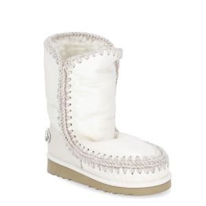 MOU boots